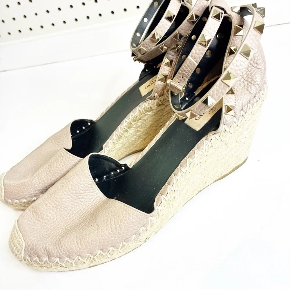 Valentino Rockstud 85 Grainy Leather Wedge Sandal, Pale Pink 41